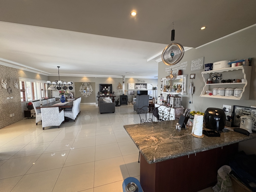 4 Bedroom Property for Sale in Yzerfontein Western Cape